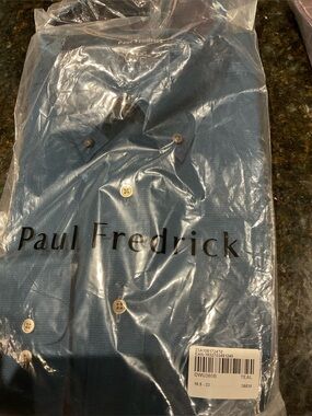 Men’s classic fit button down shirt